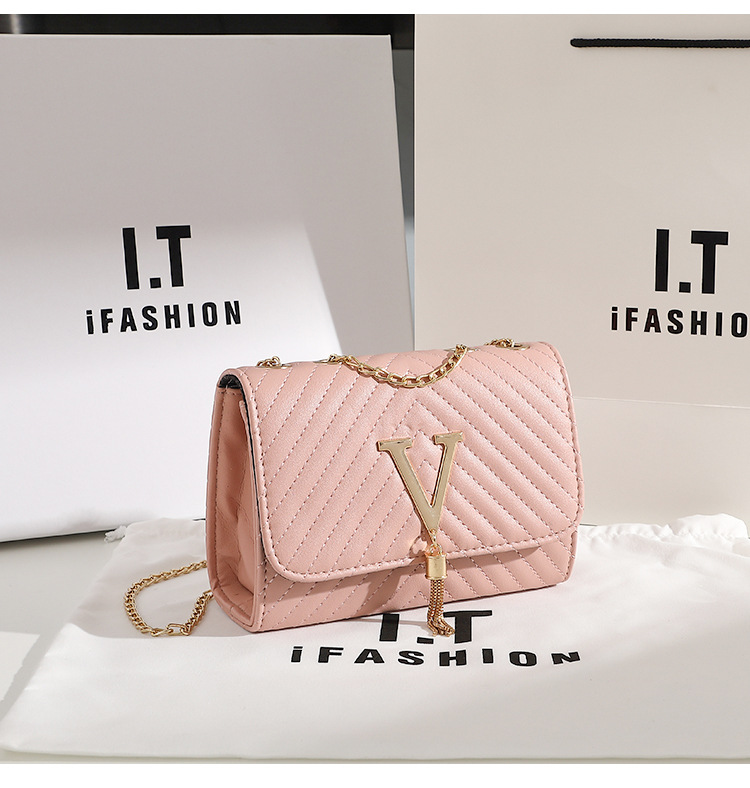 Sac à bandoulière brodé à rayures pour femmes, nouvelle mode, décoration de pompon en forme de V, sac à bandoulière polyvalent à la mode_voghion.com