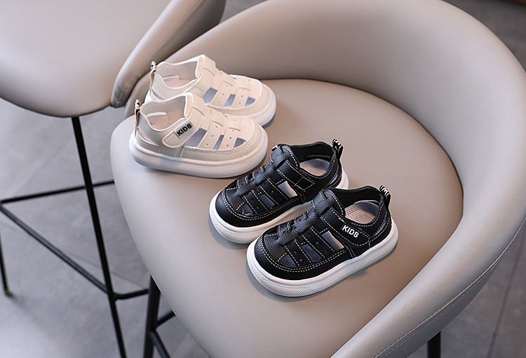 Sandali per bambini alla moda estiva 2024, scarpe da spiaggia in pelle con fori per bambini e bambine, scarpe con suola morbida_voghion.com