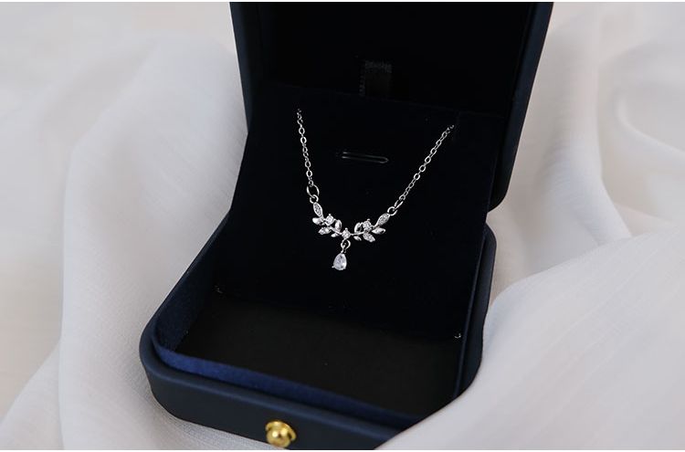 Sterling Silver Necklace Little Prince Wheat Spike Light Luxury Niche Design High-end Collarbone Chain Girlfriend Best_voghion.com