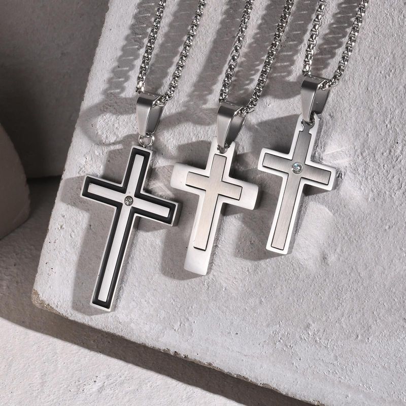 Collana con ciondolo a croce da uomo, in acciaio, accessori moda_voghion.com