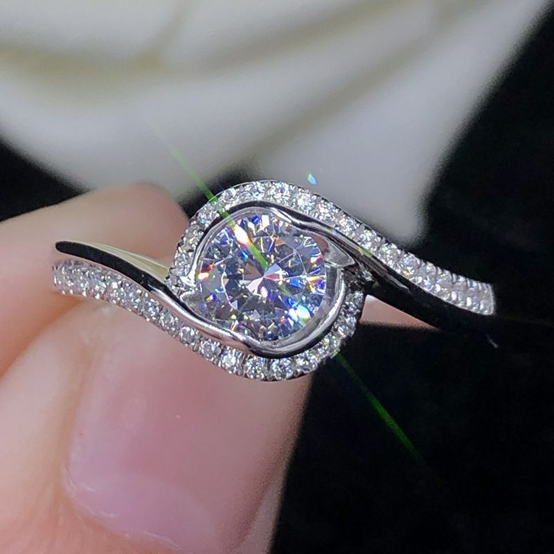 Minimalist Twisted Arm For Women Super Sparkling 1 Carat Hearts Eight Arrows Zircon Engagement Proposal Ring FF1280_voghion.com