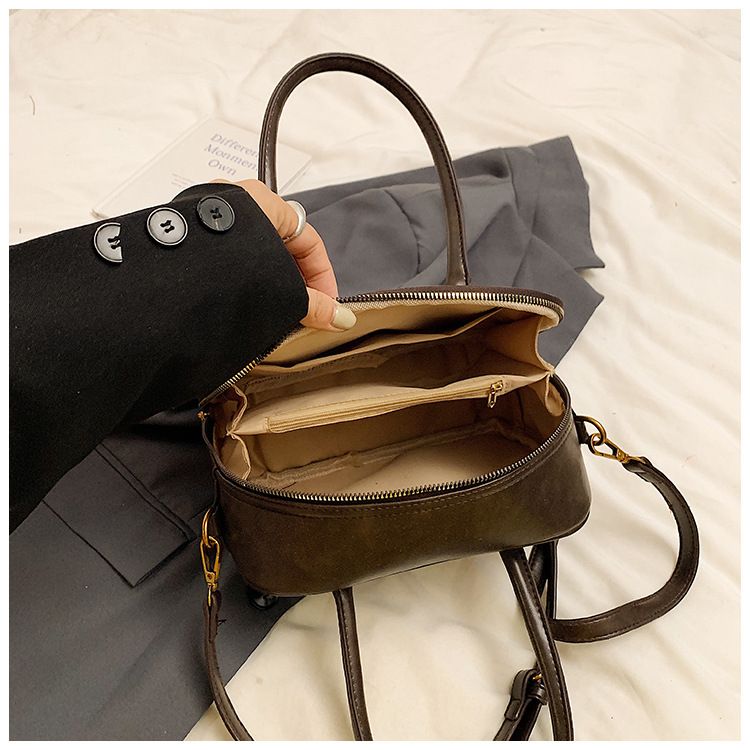 Borsa a tracolla singola coreana in pelle PU di alta qualità, a forma di cuore, quadrata piccola, autunno e inverno 2024_voghion.com