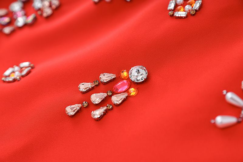 Vêtements pour femmes Spot Nouvel An atmosphère rouge festif super lourd perlé à manches longues col rond jupe tempérament jupe deux pièces costume_voghion.com