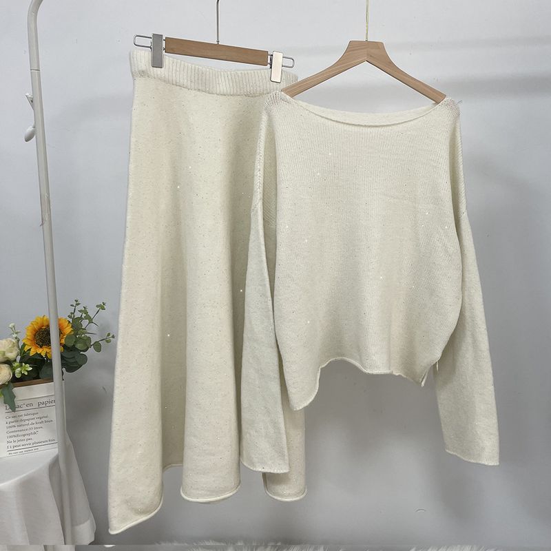 Ensemble élégant haut ample en tricot avec jupe queue de poisson à paillettes - Tenue deux pièces à paillettes et col rond pour femme (ivoire, noir, violet, kaki, taille unique)_voghion.com