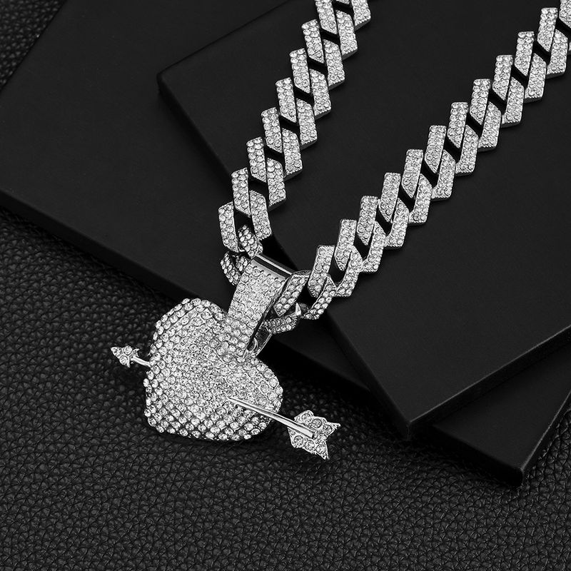 New Personalized One Arrow Piercing Pendant Heart-shaped Full Fashionable Street Hip-hop Diamond Cuban Necklace_voghion.com
