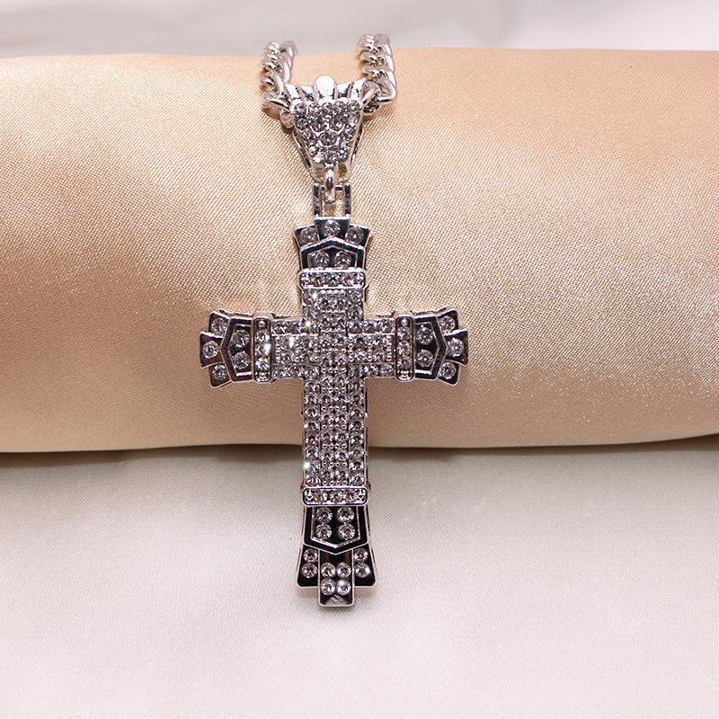 Ciondolo a croce con incastonatura cava completa Hip Hop per collana da uomo con diamante placcato in oro_voghion.com