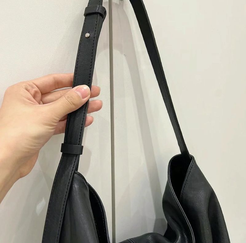 Borsa a tracolla grande con pieghe alla moda 2025, nuovi modelli primavera ed estate, moda squisita, tempo libero, versatile, semplice, per i pendolari_voghion.com