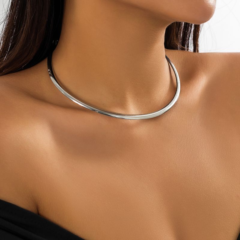 Collana elegante e semplice con cerchi spessi e torce per donna, collare girocollo alla moda 2024, gioielli di moda sul collo_voghion.com