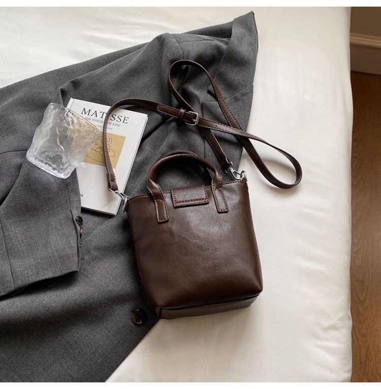 Borsa a tracolla di alta qualità 2024 nuovo design di nicchia mini borsa a secchiello da viaggio con giunture_voghion.com