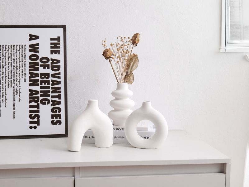 Modern Ceramic Vase Set – White Minimalist Home Decor With Geometric Shapes (3-Piece, Round & Angular Designs)_voghion.com
