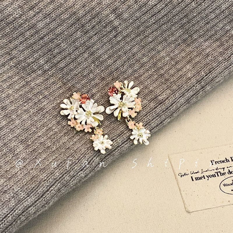 French Sweet Colorful Cluster Daisy Earrings Niche Design Artistic Style Girly Heart Versatile Ear Accessories_voghion.com