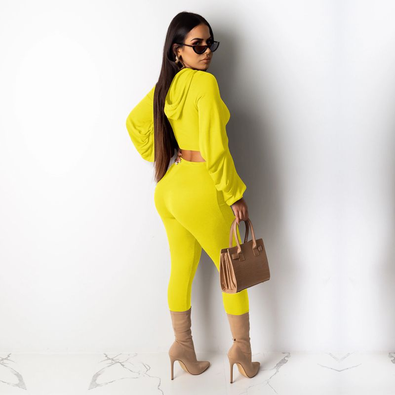 Completo da discoteca in tinta unita da donna con felpa con cappuccio e pantaloni a matita, due pezzi_voghion.com