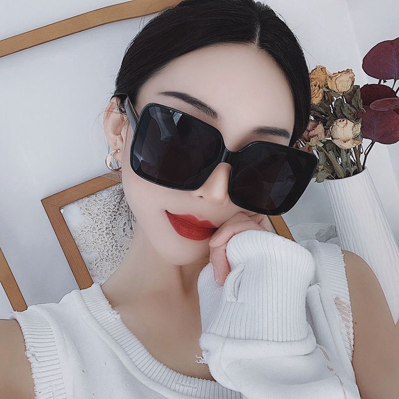 LazyZoom European And American Retro Oversized Frame Black For Women Big Net Red Face Small Street Shooting Glasses Vacation_voghion.com