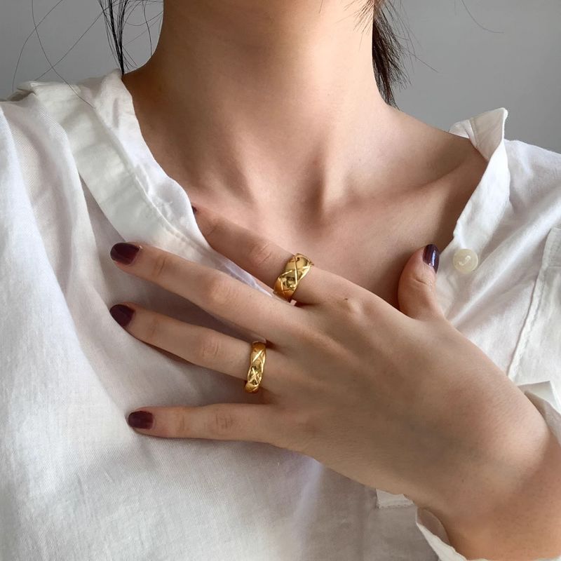 Non chiedere alla signorina alla moda, versatile, anello con diamanti impilabili, largo e stretto, classico_voghion.com