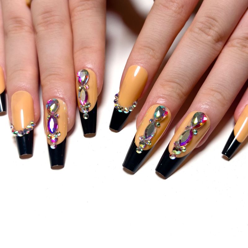 Wearing Black French Style With Explosive Sparkling Rhinestones, Press On Nail Armor Pieces_voghion.com