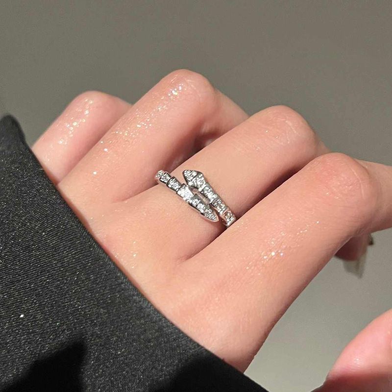 Anello aperto in argento con zirconi scintillanti e diamanti di lusso, stile serpentino, di alta qualità, semplice e versatile, alla moda e alla moda._voghion.com