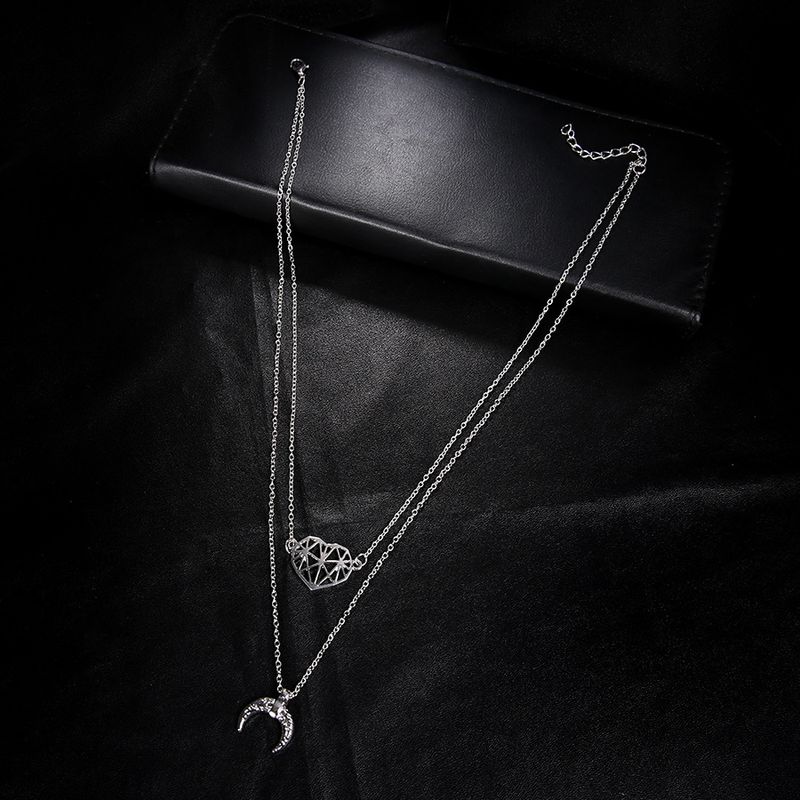 Fashionable, Minimalist, And Versatile Accessories, Hollowed Out Love, Moon Pendant, Necklace, Collarbone Chain_voghion.com