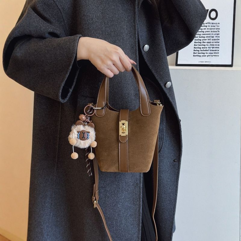 Sac seau imprimé léopard pour femme, nouvelle tendance automne-hiver 2024, sac à bandoulière simple élégant et tendance_voghion.com