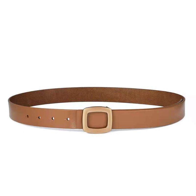 El nuevo cinturón de piel auténtica sin capas para mujer es versátil y minimalista, con un cinturón de mezclilla informal._voghion.com