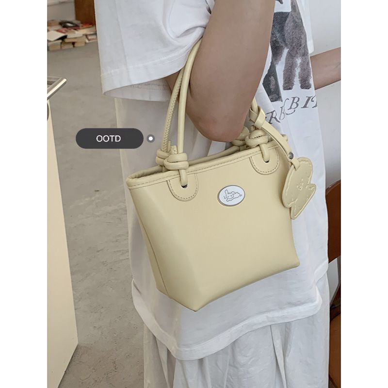 Borsa a tracolla versatile con tracolla a secchiello, stile estivo, per donna, 2025_voghion.com