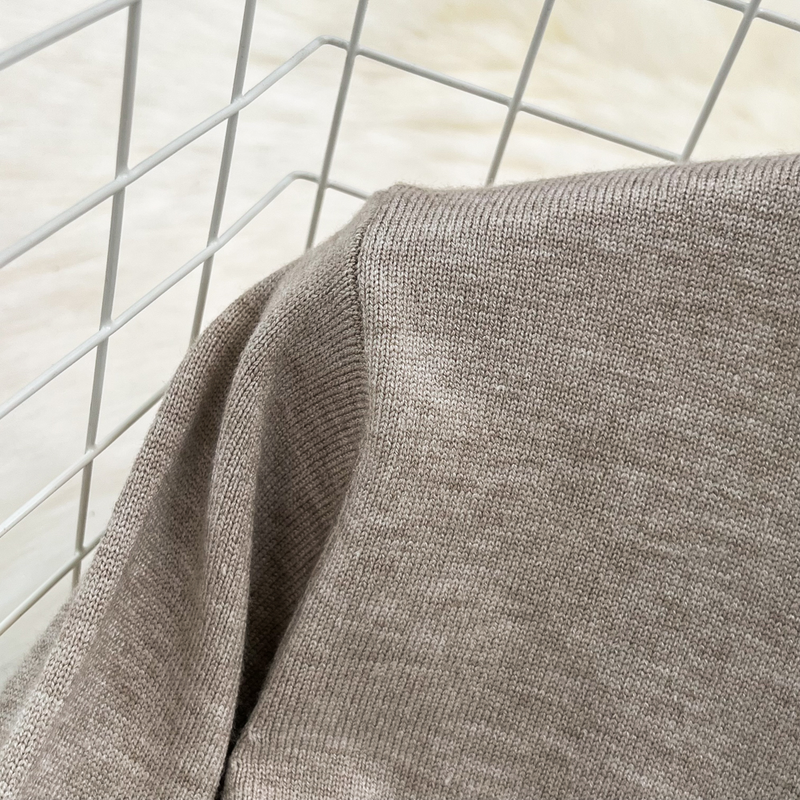 Dameskleding, klein, geurig model, contrasterende kleur, lange mouwen, ronde hals, trui, tweedelige set, hoge taille, rechte, wijde pijpenbroek_voghion.com