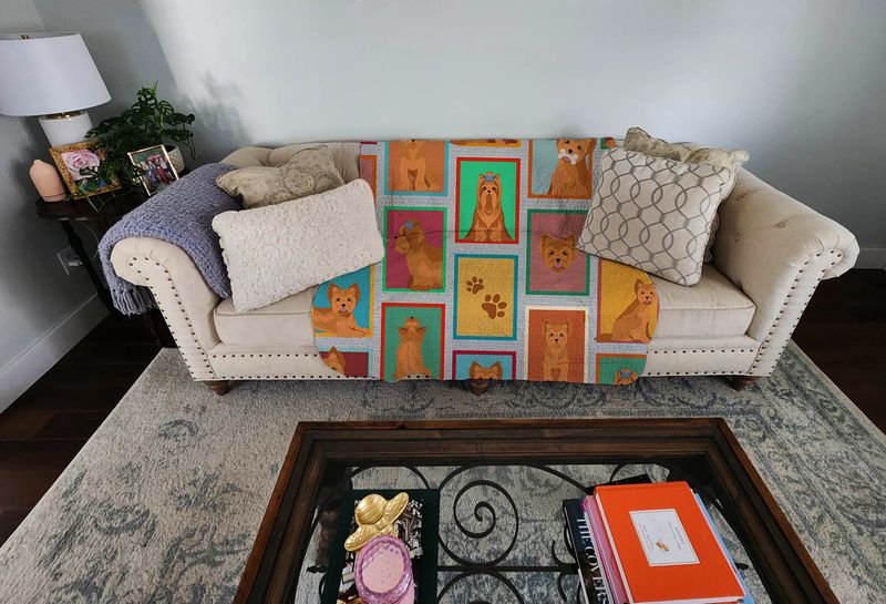 Lots of Red Yorkie Quilted Blanket 50x60 Artwork Pattern Quilted Throw Blanket for Bed, Couch, Sofa, Soft and Lightweight_voghion.com