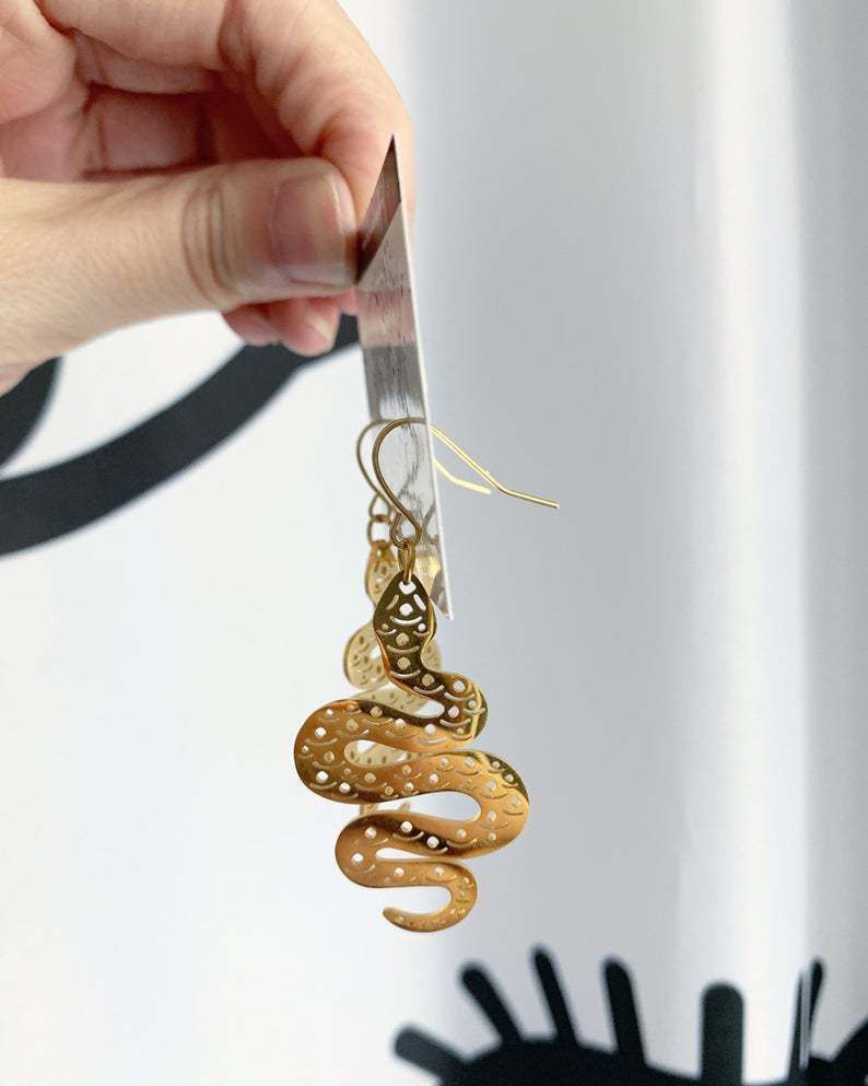Boucles d'oreilles serpent en or - Bijoux, minimalisme, moderne_voghion.com