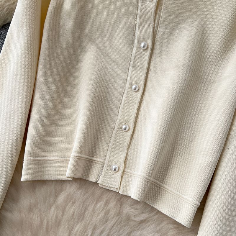 Elegantes Strickkleid- und Cardigan-Set – Perlenverziertes ärmelloses Etuikleid mit langärmligem Überwurf (Schwarz, Beige)_voghion.com