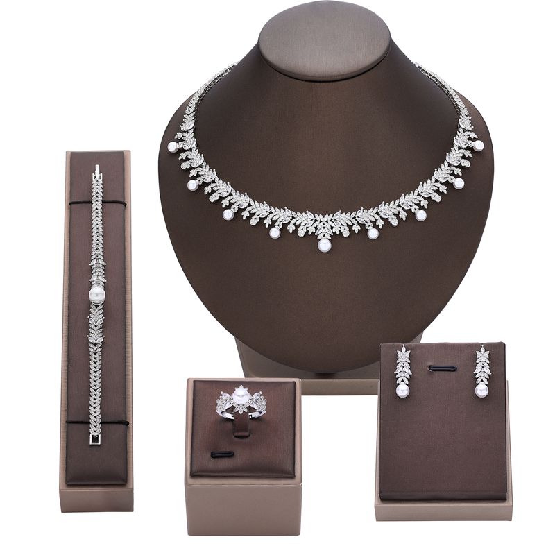2024 Nuovo set di 4 collane e orecchini di perle con zirconi cubici per donna, set di gioielli da sposa Dubai con zirconi, regalo_voghion.com