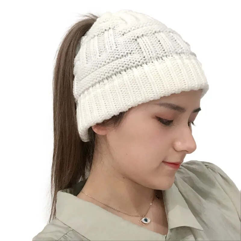 Cappello a cuffia lavorato a maglia all'uncinetto scozzese grosso scozzese da donna con foro per coda di cavallo Cappello alto con chignon disordinato Solido elasticizzato da sci da neve_voghion.com