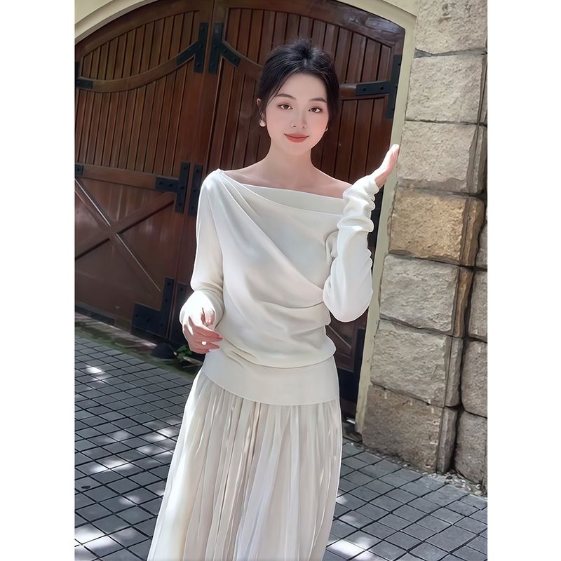 White Swing Collane Shoulder Knitted Long Sleeved T-shirt 2025 Spring And Autumn New Women's Clothing Design_voghion.com