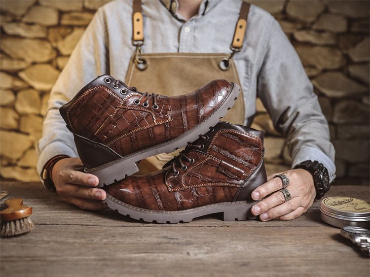 2024 Autumn New Martin Durable British Style Short Mid-top Men's Leather Boots_voghion.com