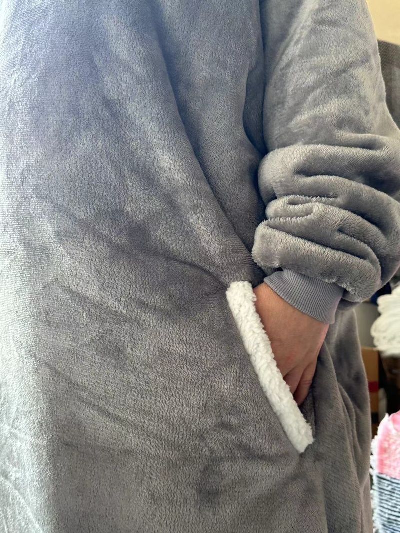 Women's flannel thickened men's and women's robes with long sleeves and blanket hoodie pullover lazy pajamas_voghion.com