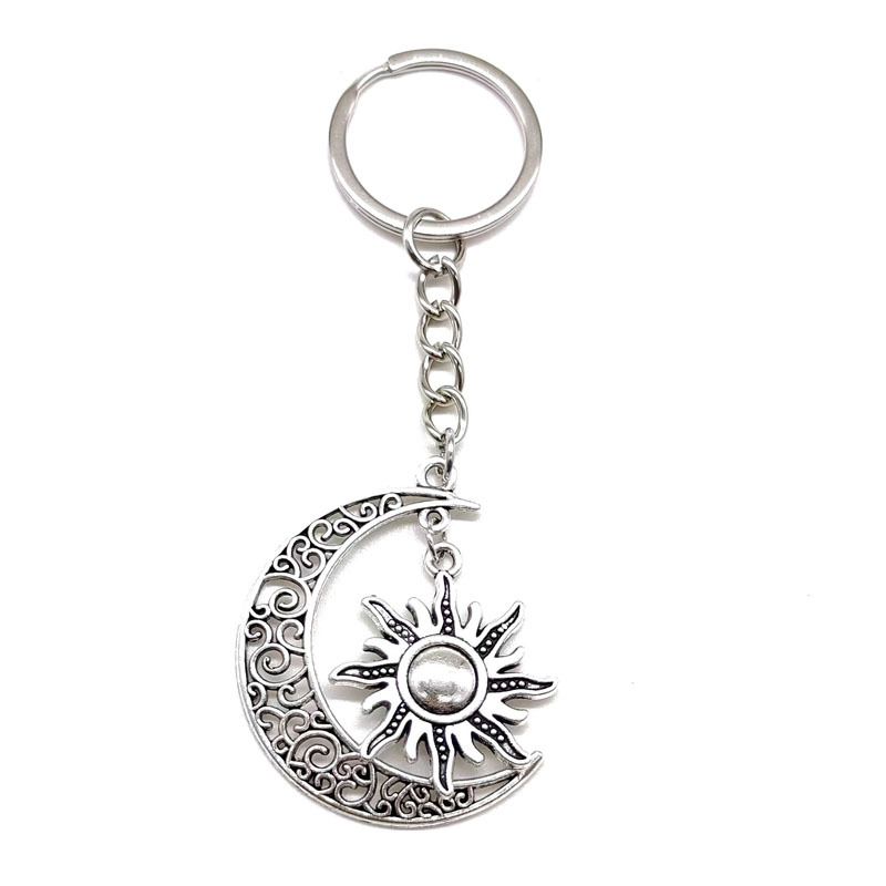 Llavero de aleación de metal hueco con forma de luna y sol, colgante, accesorios para llavero_voghion.com