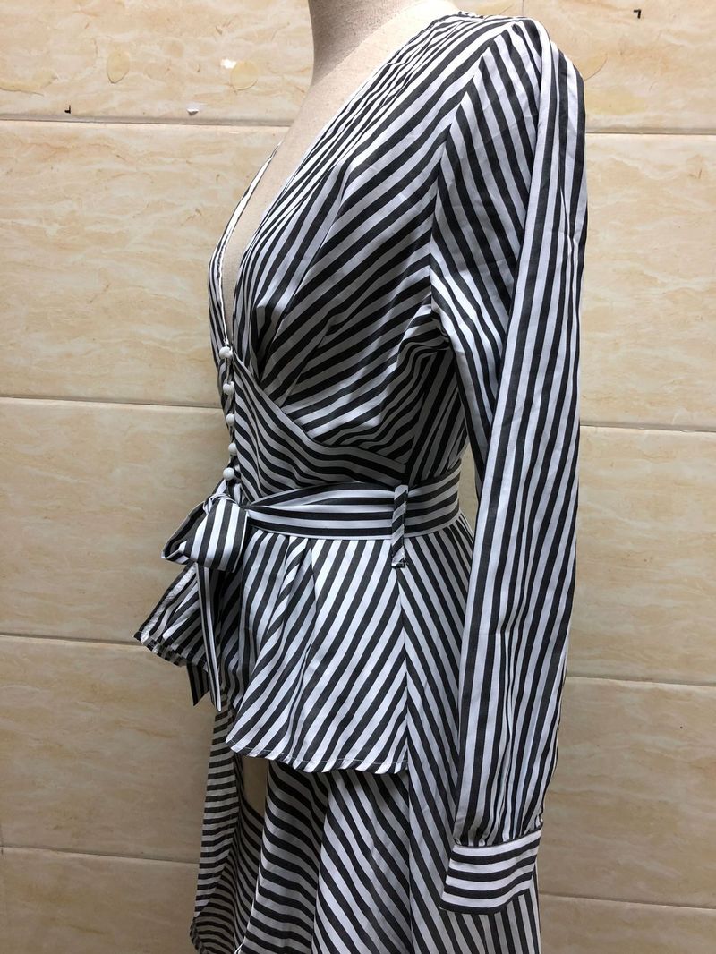 Gestreiftes Hemdkleid mit V-Ausschnitt, langen Ärmeln, Schnürung in der Taille, langem Rock und Schnürung_voghion.com