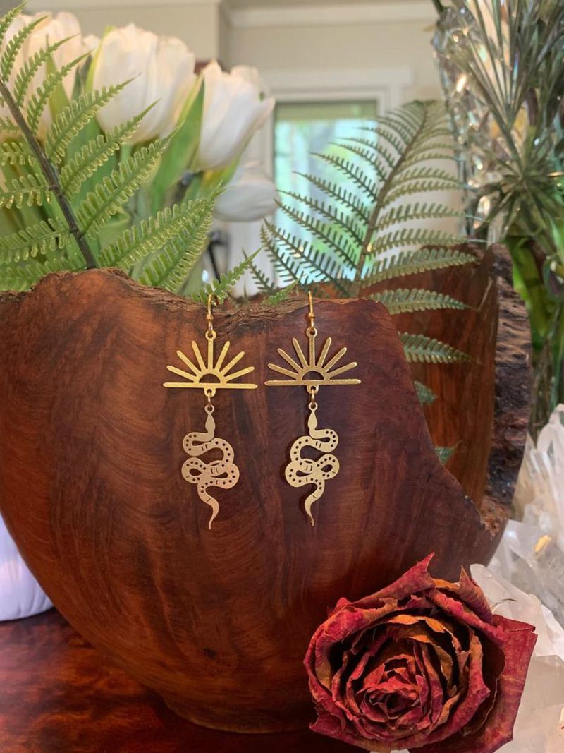 Orecchini Orecchini fatti a mano con serpente e sole_voghion.com