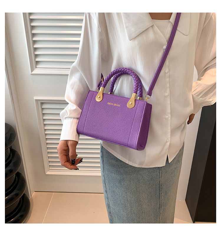 2024 Sommer Neue Mode Weben Handtasche Einzelne Schulter Crossbody Kleine Quadratische Damentasche Mischreihe_voghion.com