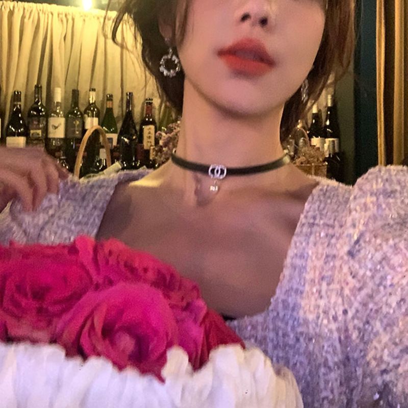 Autumn and winter atmosphere pearl choker necklace necklace light luxury niche design temperament clavicle chain_voghion.com