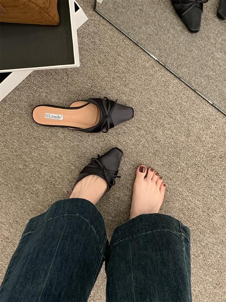 Hausschuhe mit quadratischem Kopf und flacher Zehenpartie für die Sommersaison 2025, neue Seide, Satin, Perle, vielseitig, schön, cool und_voghion.com