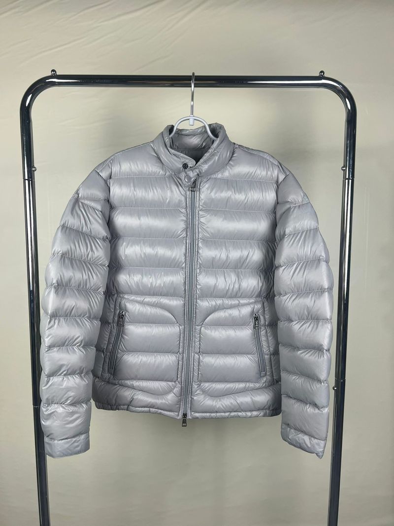 Giacca invernale da uomo leggera con cappuccio, corta e aderente, con collo alto, 06_voghion.com