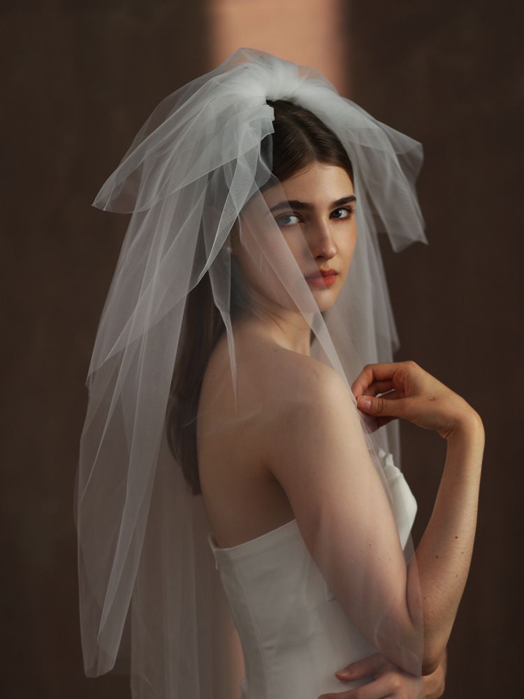 Langer Unisex-Schleier, mehrlagig, bauschig, weiß, schlichte Gaze, Hochzeits-, Reise-Shooting-Stil und Make-up, Brautkopfbedeckung_voghion.com