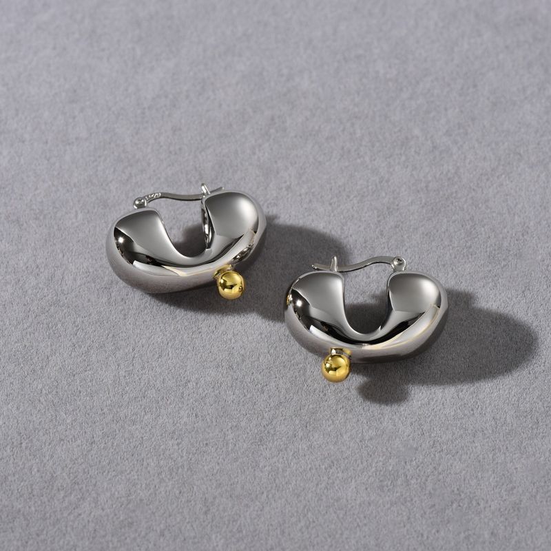 Damenschmuck, minimalistische geometrische Creolen in Gold- und Silberton, leichtes, elegantes Design für den Alltag_voghion.com