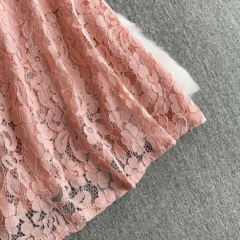 Abito da donna di alta classe, elegante, con colletto, a maniche corte, nuovo, con vita sottile e gonna lunga in pizzo._voghion.com