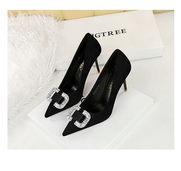 825-K69 Koreansk Mode Banquet Høje Slanke Hæle Dame Ruskind Lav Spids Mund Metal Vand Diamant Spænde Enkel_voghion.com