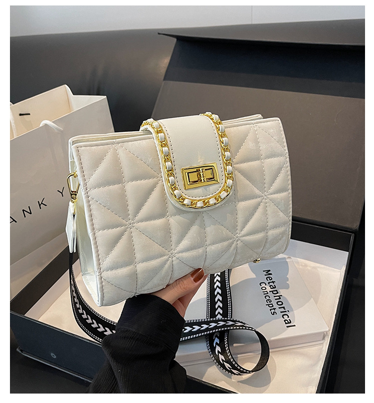 Borsa a tracolla da donna alla moda 2024 primavera nuova moda rete versatile rossa con tracolla piccola quadrata larga diamante_voghion.com