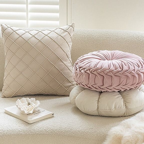 Modern Velvet Throw Pillow - 18x18 Inch Square Decorative Cushion With Diamond Quilted Design (High-Density Filling For Sofa Bed Reading Nook)_voghion.com