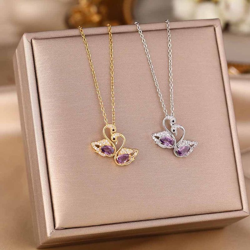 Nuevo collar de acero de titanio ligero de lujo de estilo coreano para mujer, colgante de cristal morado de cisne doble con incrustaciones de diamantes._voghion.com