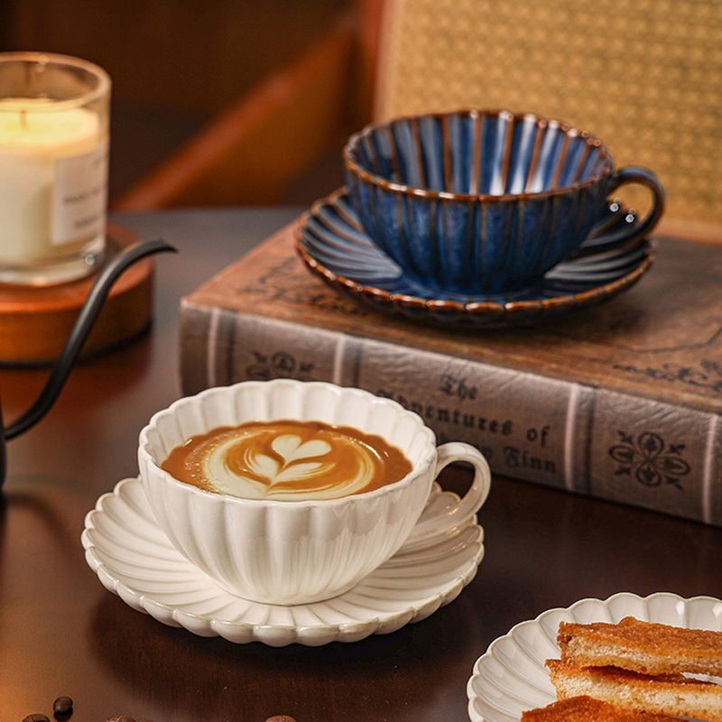 Taza y platillo de cerámica con crisantemo azul y blanco para café, té de la tarde y latte, para oficina_voghion.com