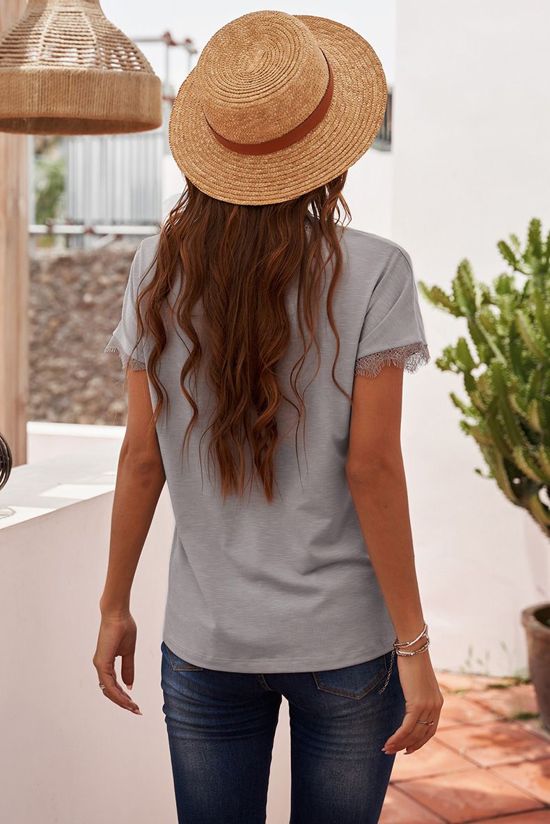 Lässiges T-Shirt für Damen mit V-Ausschnitt und Spitzenbesatz für den Sommer – atmungsaktives Polyester, lockere Passform, kurze Ärmel, einfarbig_voghion.com