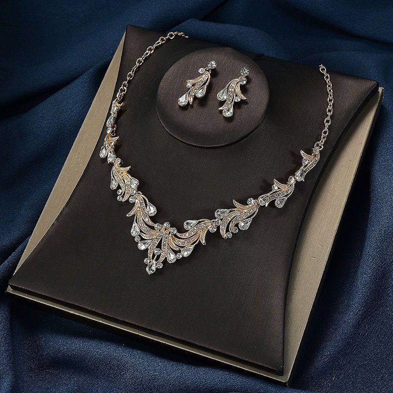 . Set accessori abito da sposa collana esagerata scintillante_voghion.com